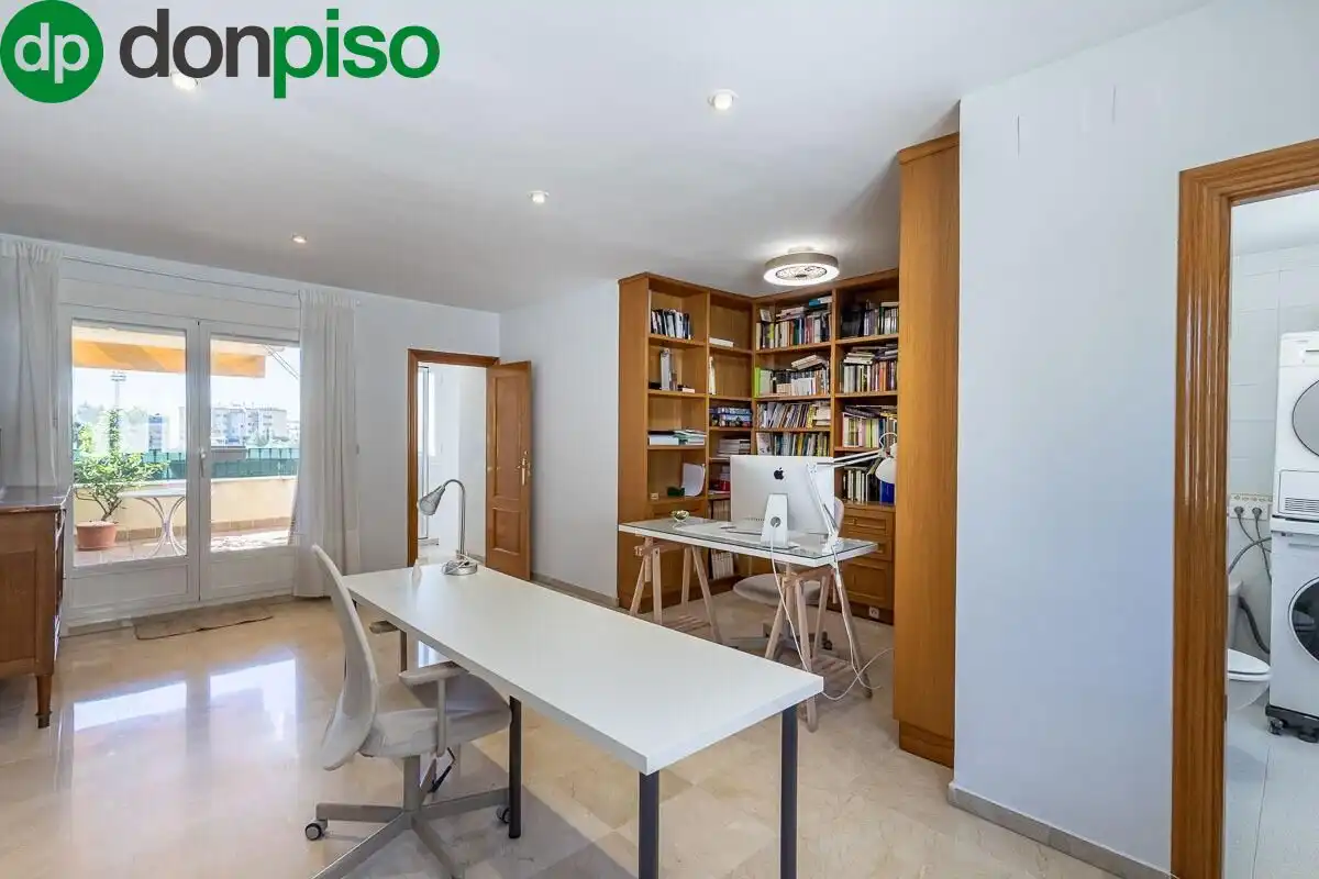 Houses for sale in Calle BADEN POWELL, 13, Barrio de Zaidín