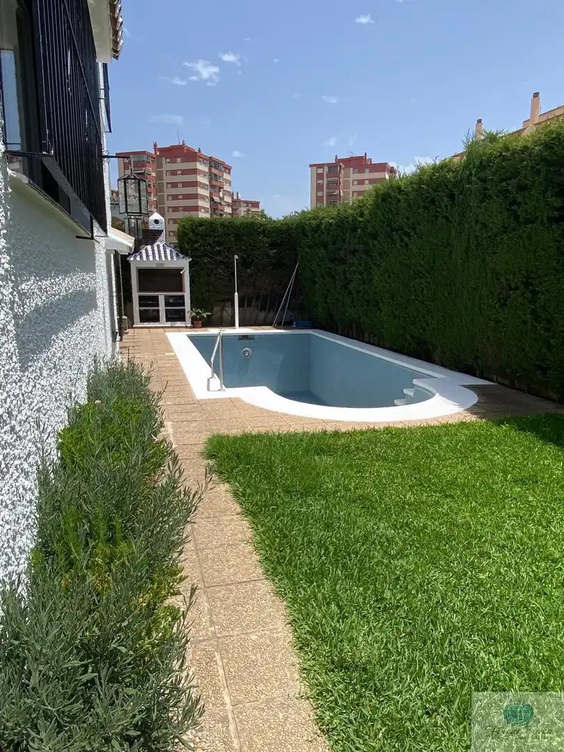 Chalet con piscina en venta en Castillo Sohail - Myramar, imagen 17