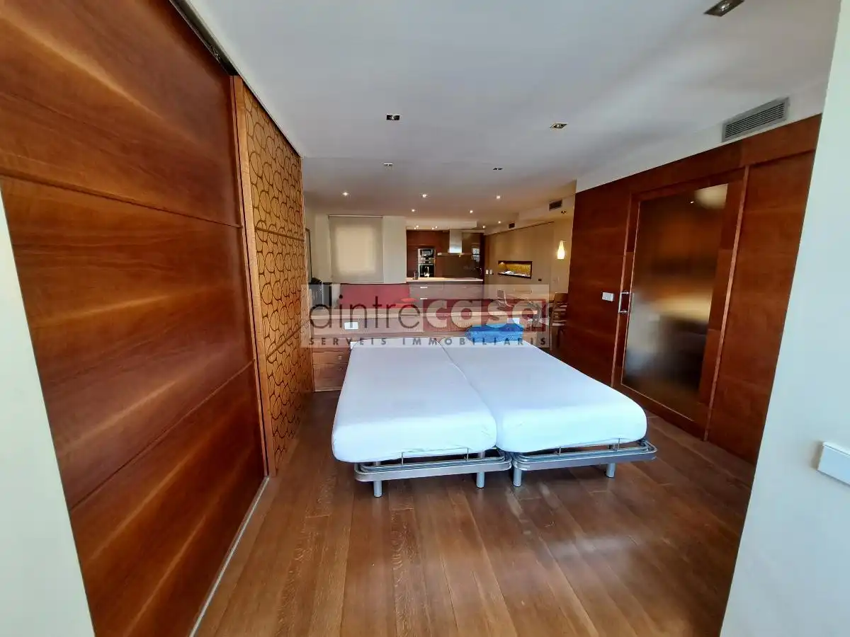 Schlafzimmer von Loft zum Verkauf in Barcelona mit Heizung und Ofen