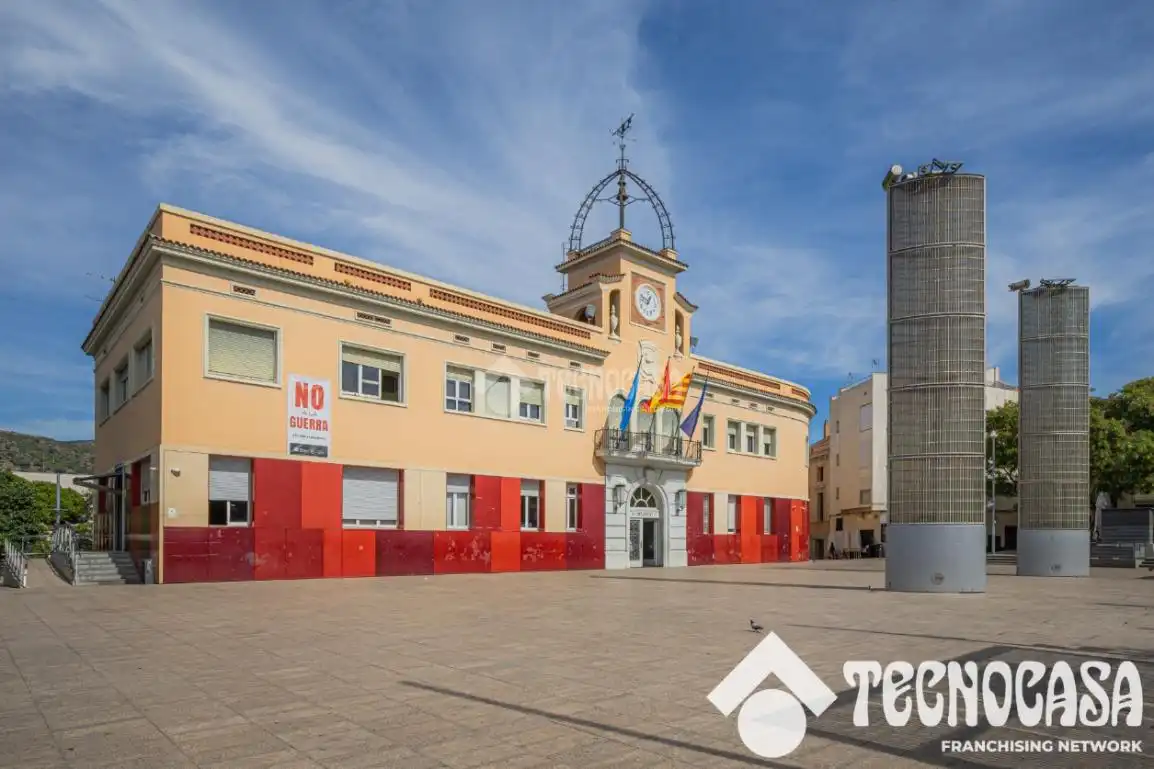 Vista exterior de Casa adosada en venda en Riu Nord