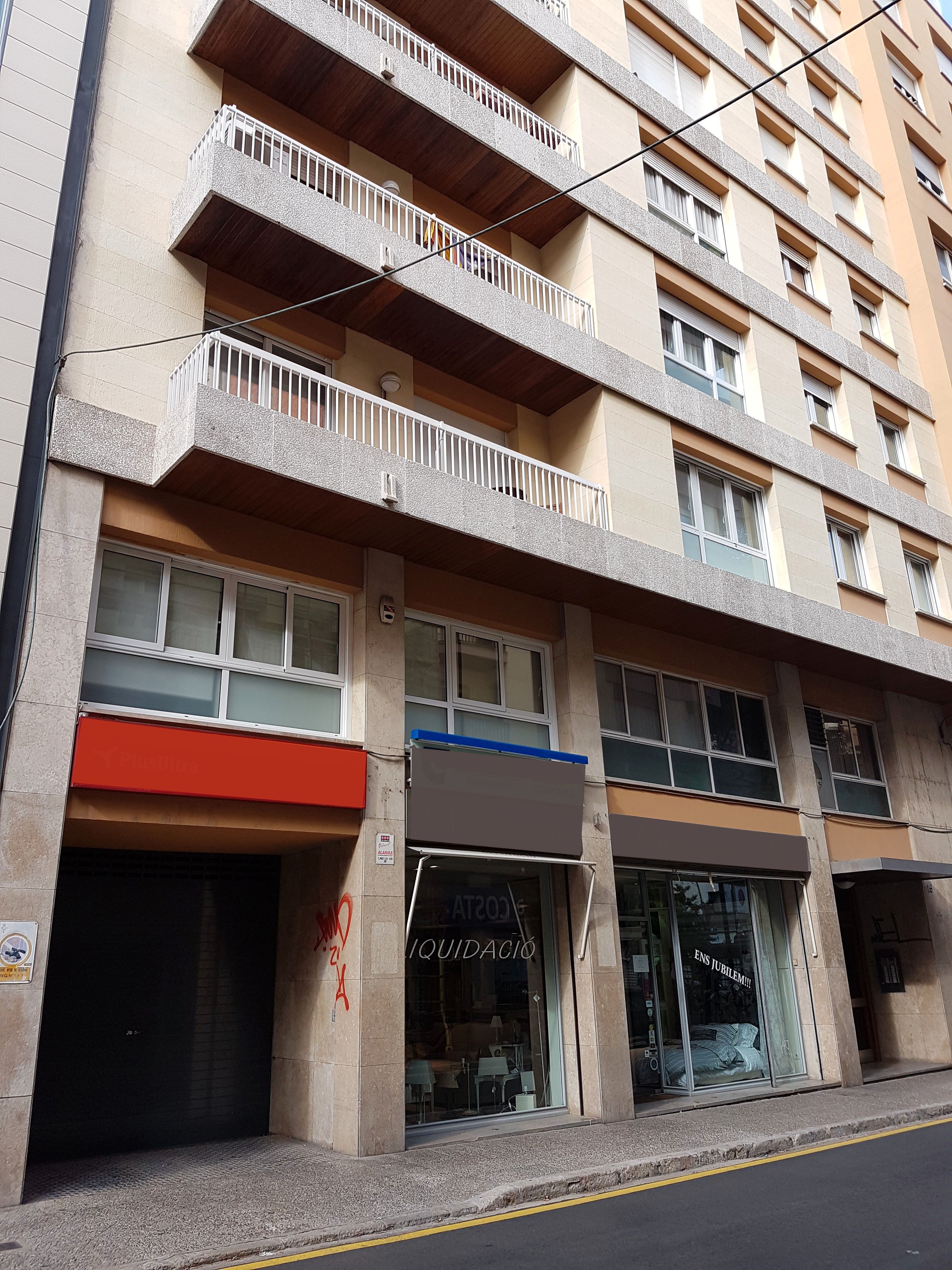 Vista exterior de Garatge en venda en Girona Capital