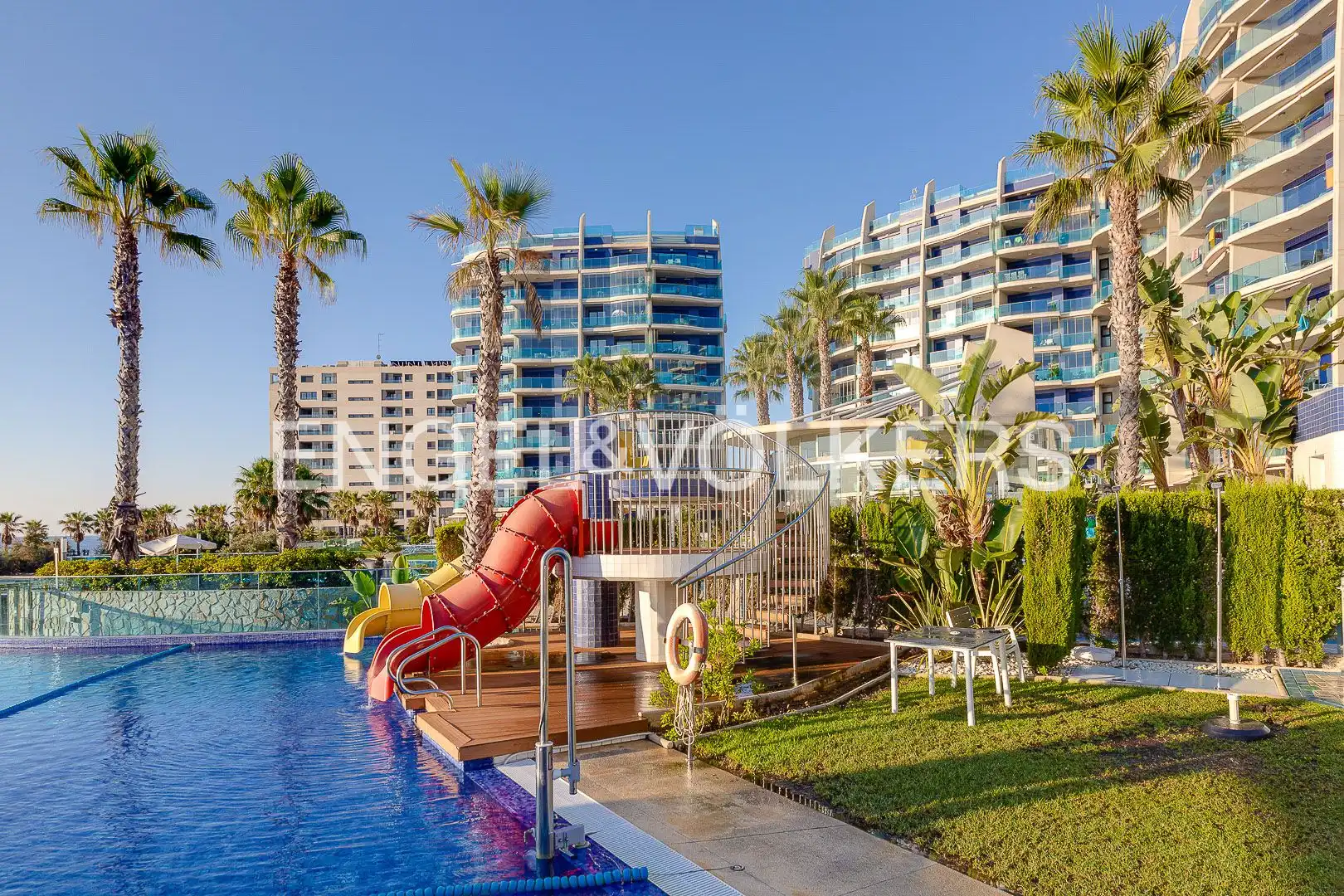 Schwimmbecken von Erdgeschoss zum Verkauf in Torrevieja mit Klimaanlage, Heizung und Terrasse