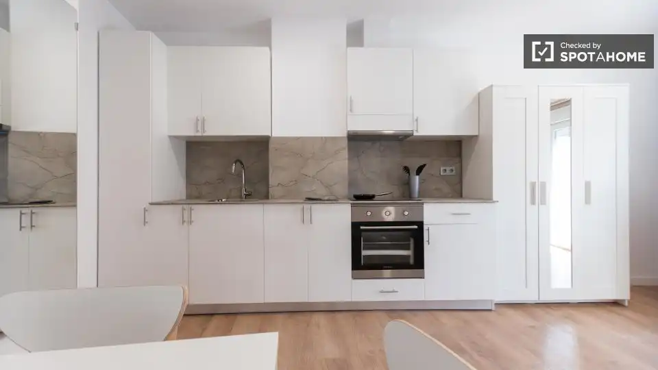 Cocina de Piso de alquiler en Valencia con Aire acondicionado, Calefacción y Amueblado