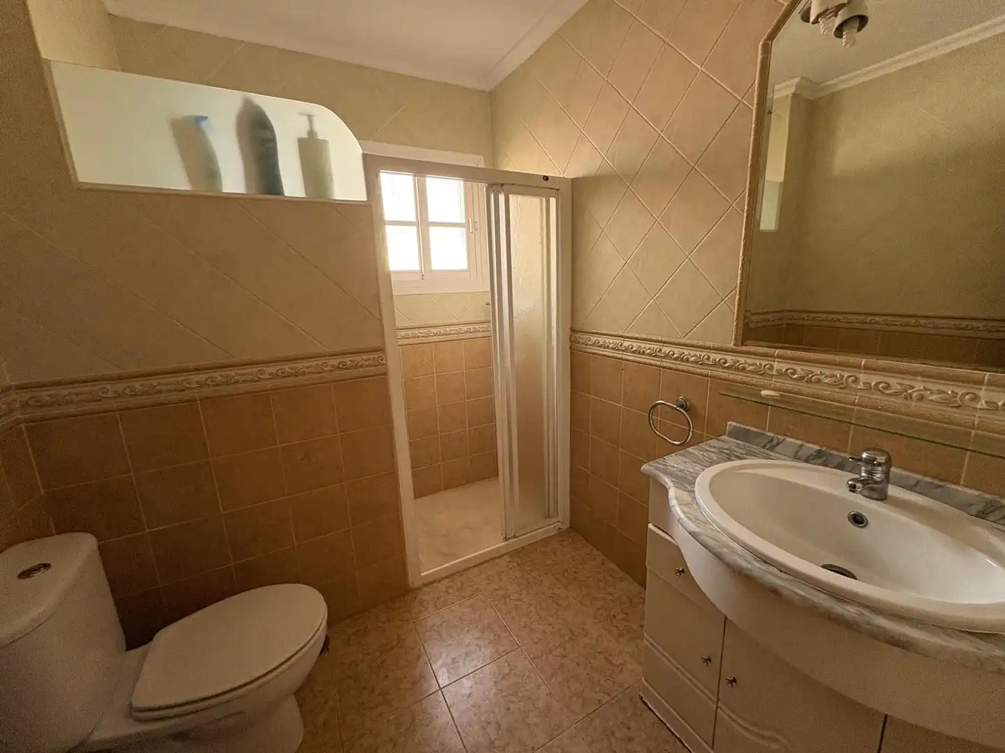 Bathroom of Houses for sale in Algeciras  with Air Conditioner, Private garden and Terrace