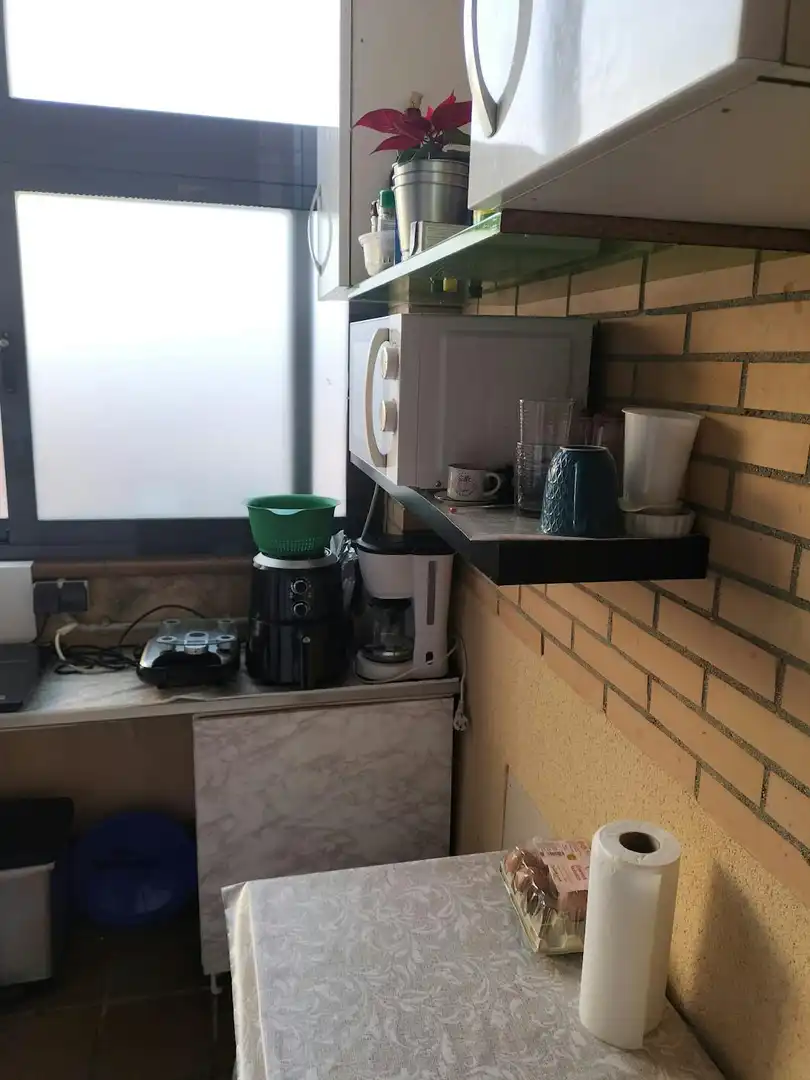 Cocina de Piso para compartir en Leganés con Calefacción, Jardín privado y Amueblado