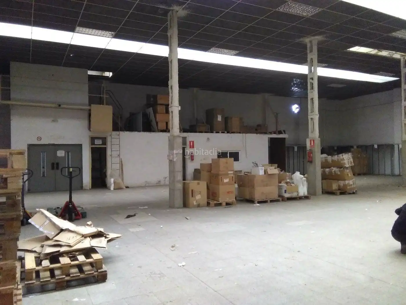 Fabrikhallen zum Verkauf in Badalona