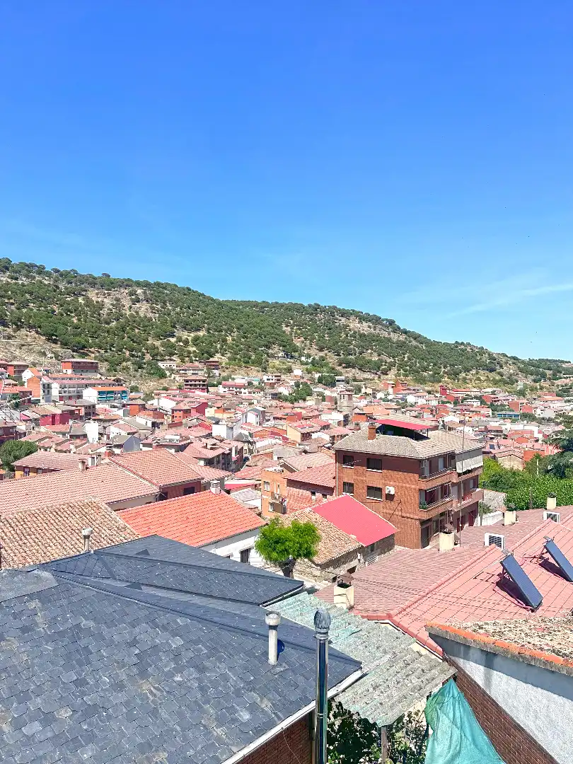 Vista exterior de Ático en venta en El Hoyo de Pinares 