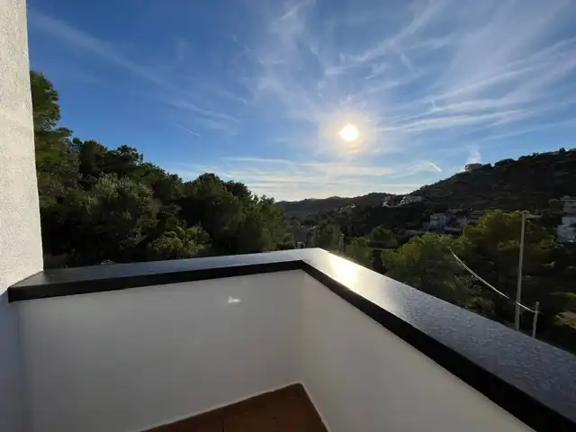 Vista exterior de Casa o xalet en venda en Calafell amb Aire condicionat, Calefacció i Jardí privat