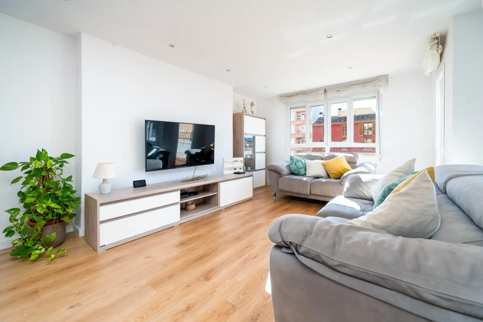 Living room of Flat for sale in  Palma de Mallorca  with Air Conditioner, Heating and Parquet flooring