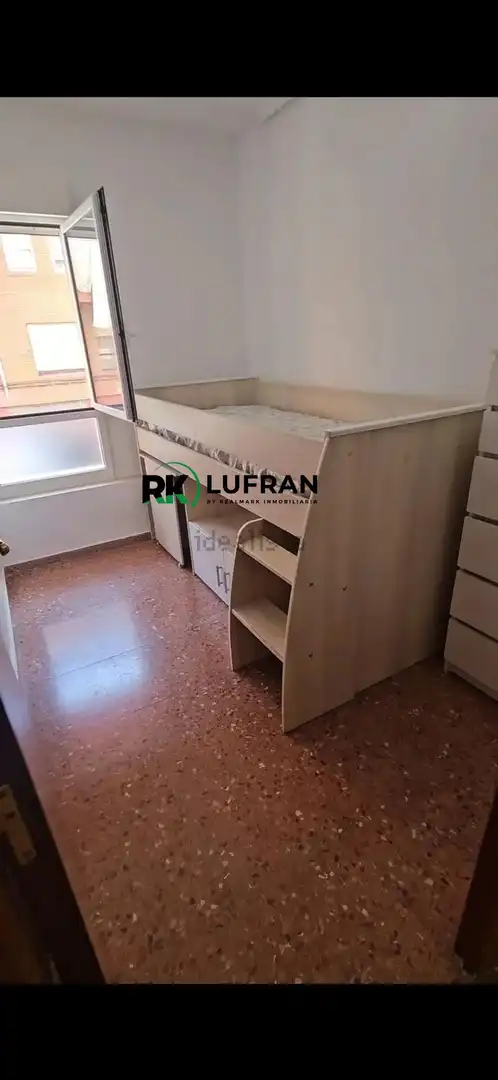 Habitación de Piso en venta en Elda