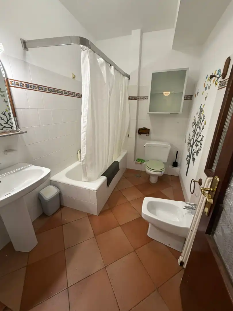 Bathroom of Flat for rent in Ferrol  with Heating, Furnished and Washing machine