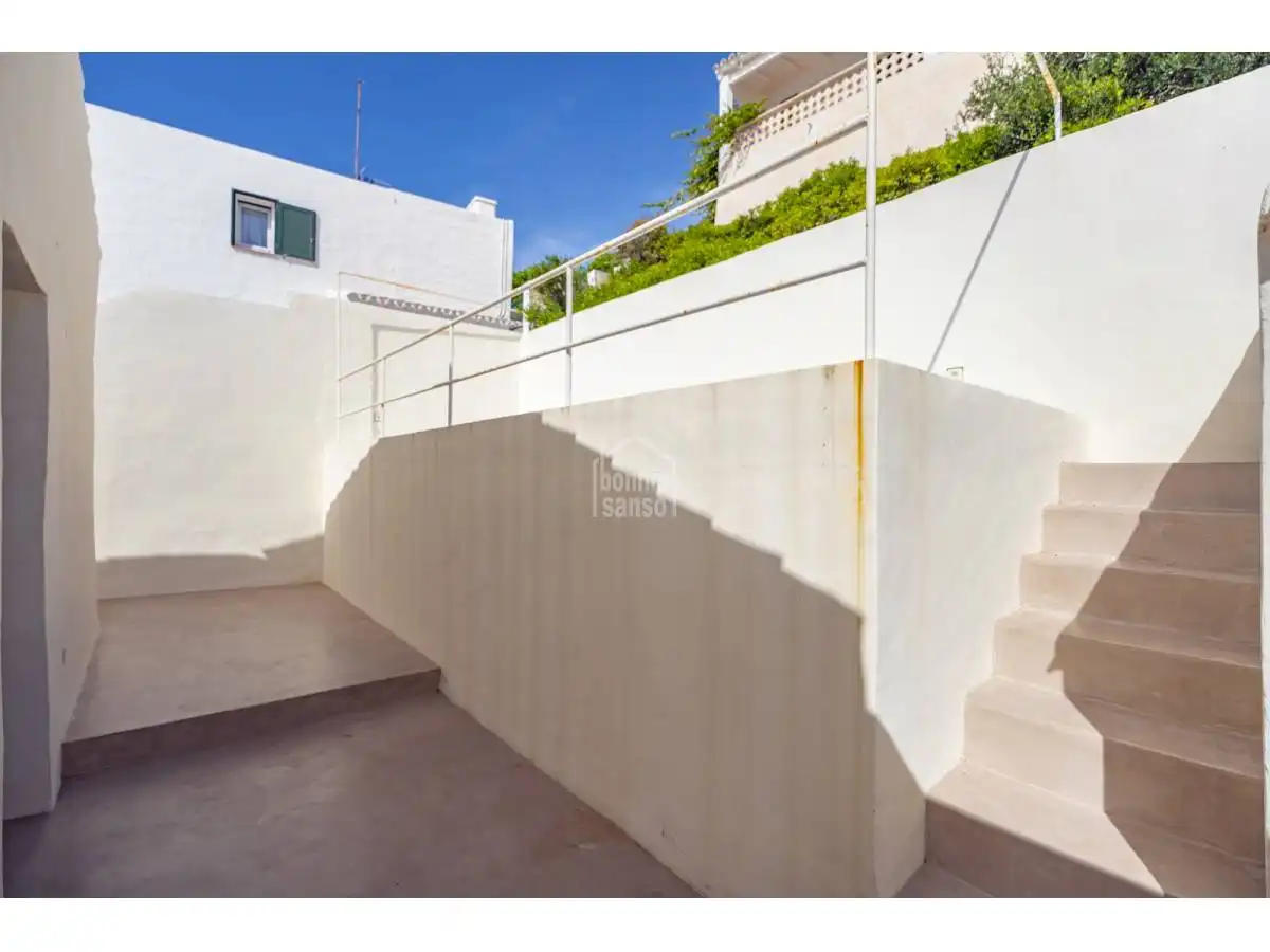 Vista exterior de Apartamento en venta en Maó - Mahón con Terraza y Amueblado