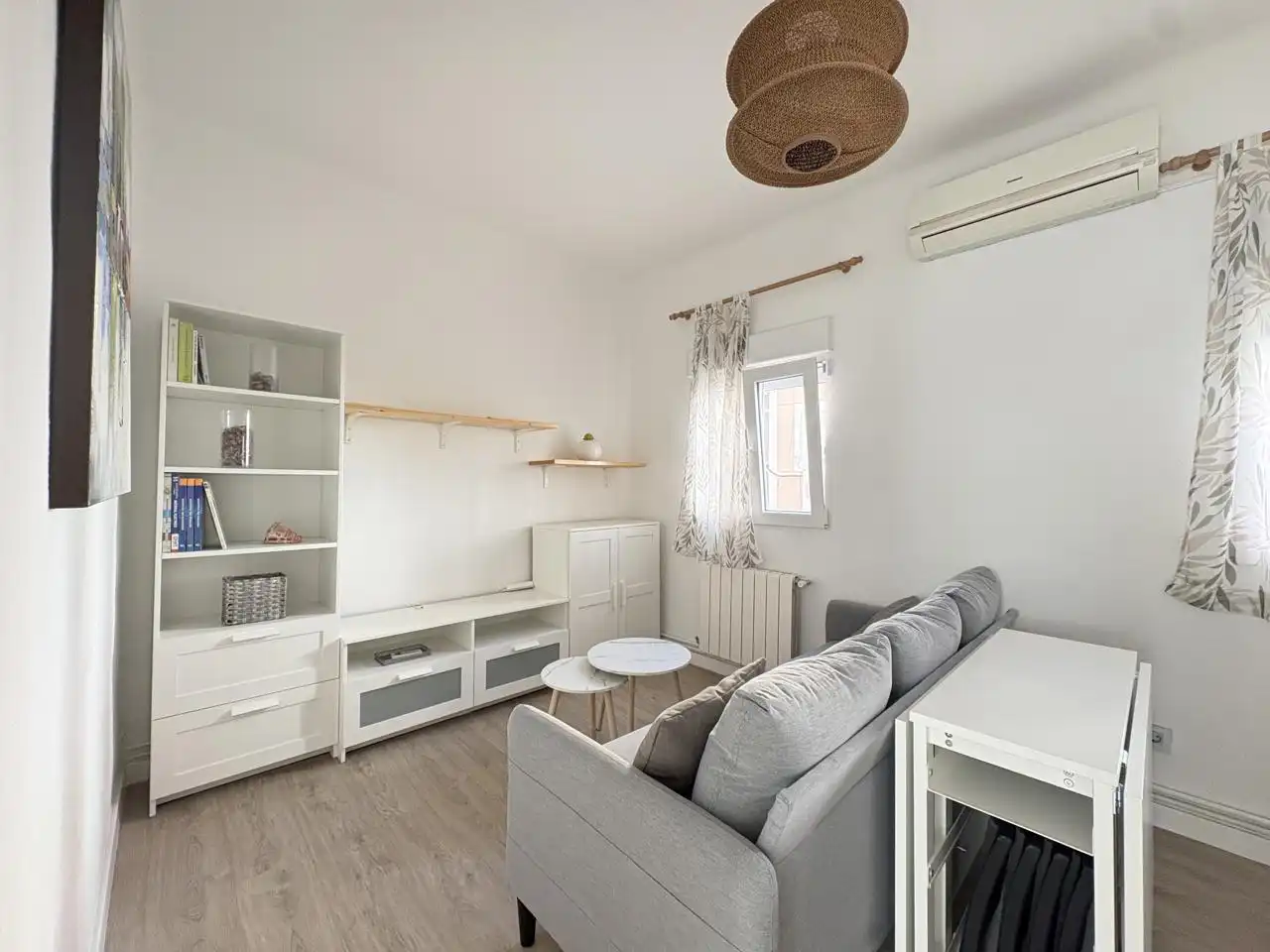 Flat to rent in Calle Ribota, imagen 2