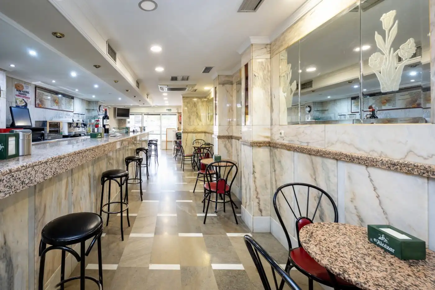 Local en venta en Granada con Aire acondicionado y Amueblado