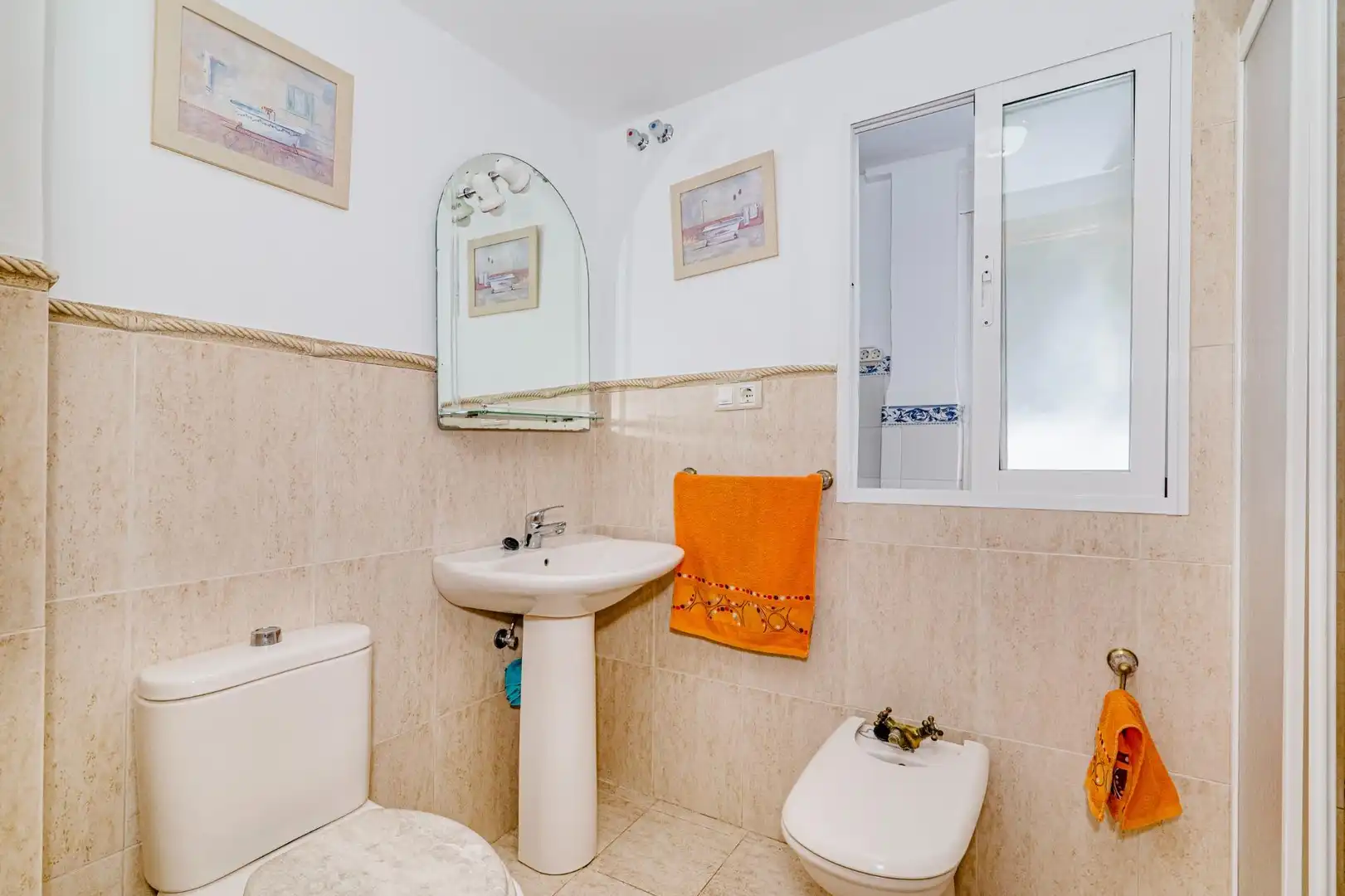 Bathroom of Flat for sale in Granada  with Air Conditioner and Balcony