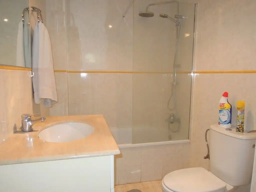 Baño de Apartamento en venta en L'Alfàs del Pi con Aire acondicionado, Calefacción y Terraza