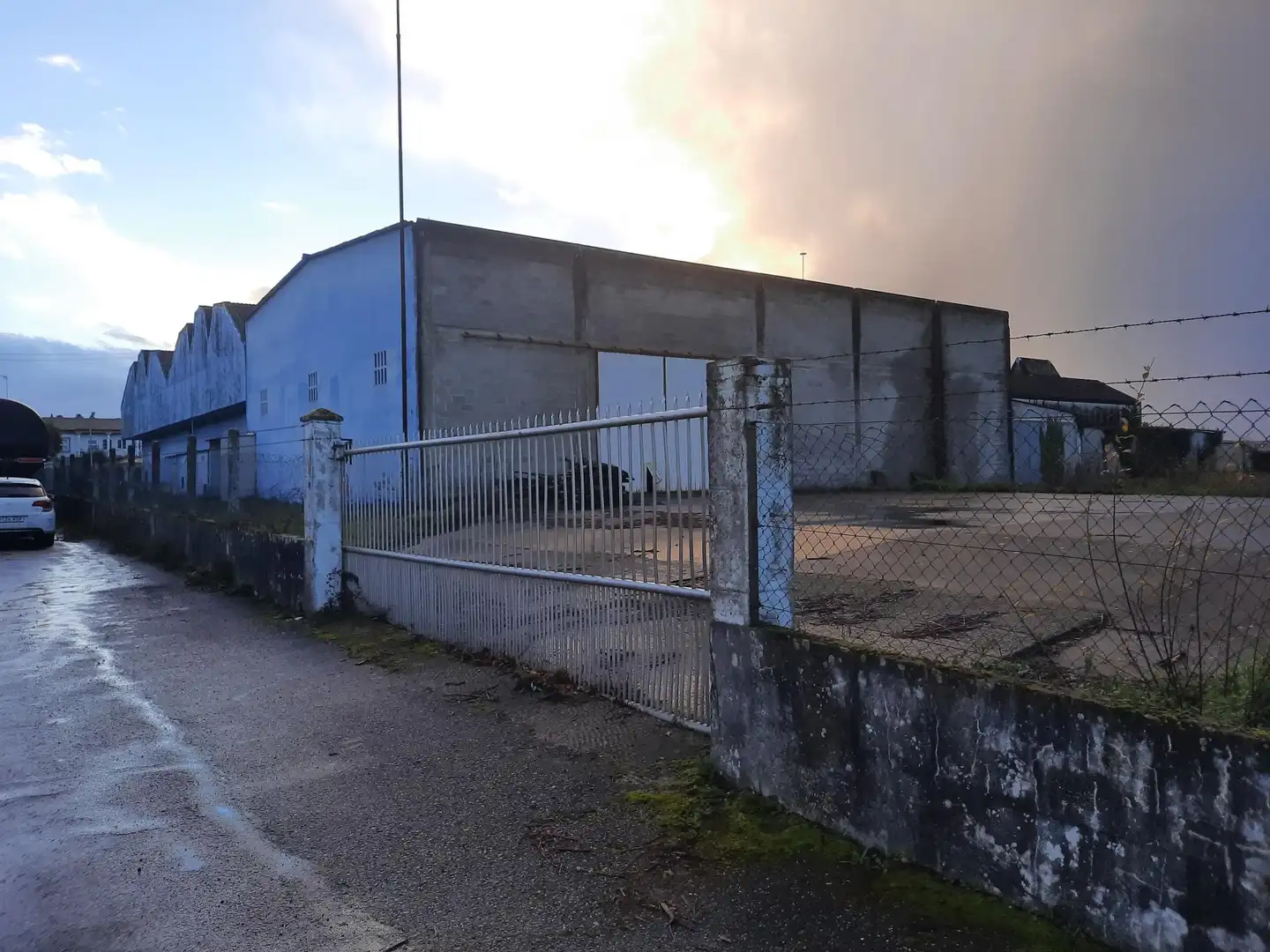 Vista exterior de Nau industrial en venda en Rábade