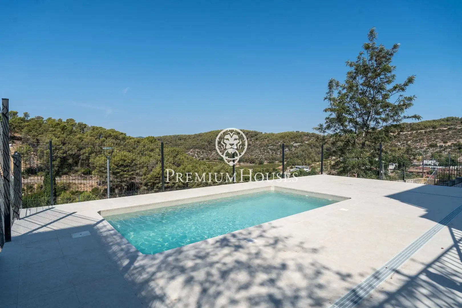 Piscina de Casa o chalet en venta en Sant Pere de Ribes con Aire acondicionado, Calefacción y Jardín privado
