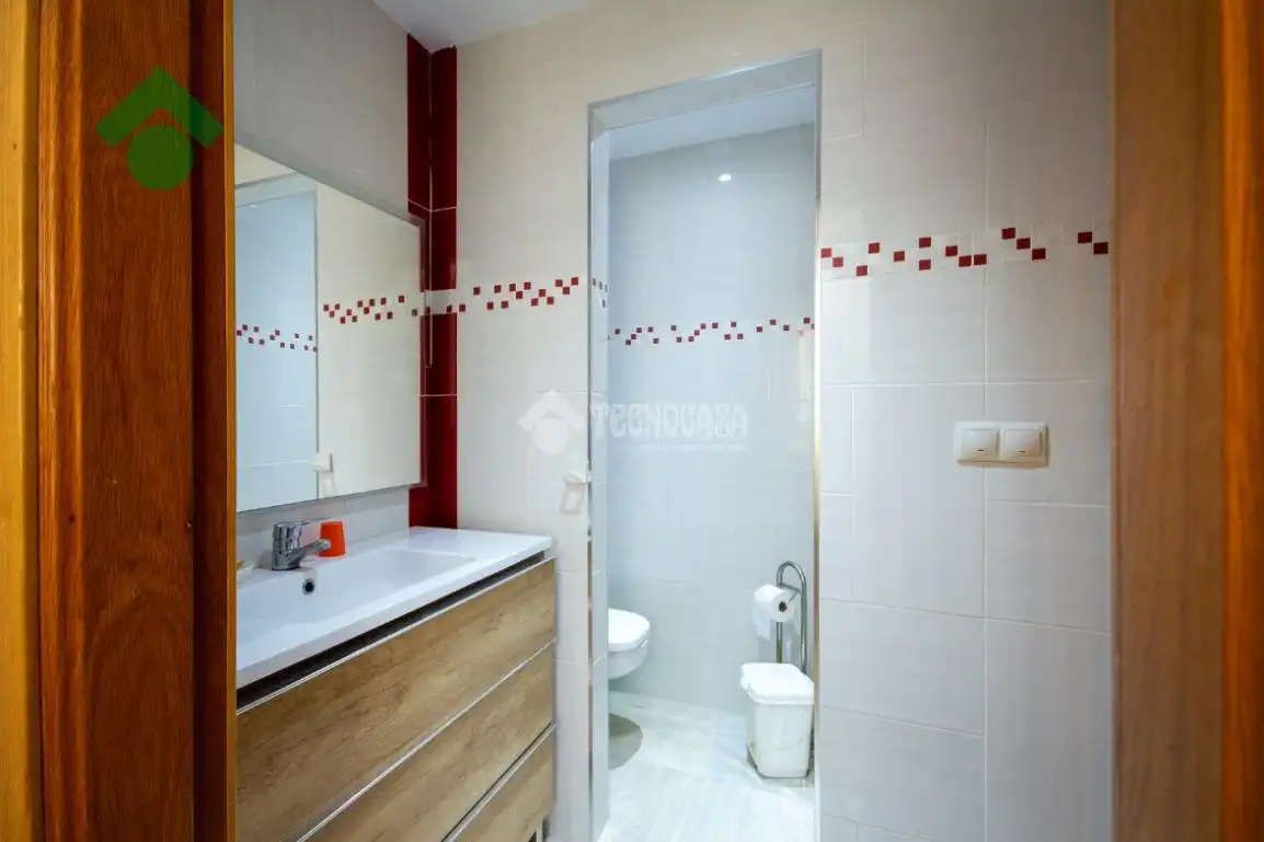 Baño de Casa adosada en venta en Rincón de la Victoria con Aire acondicionado y Piscina comunitaria