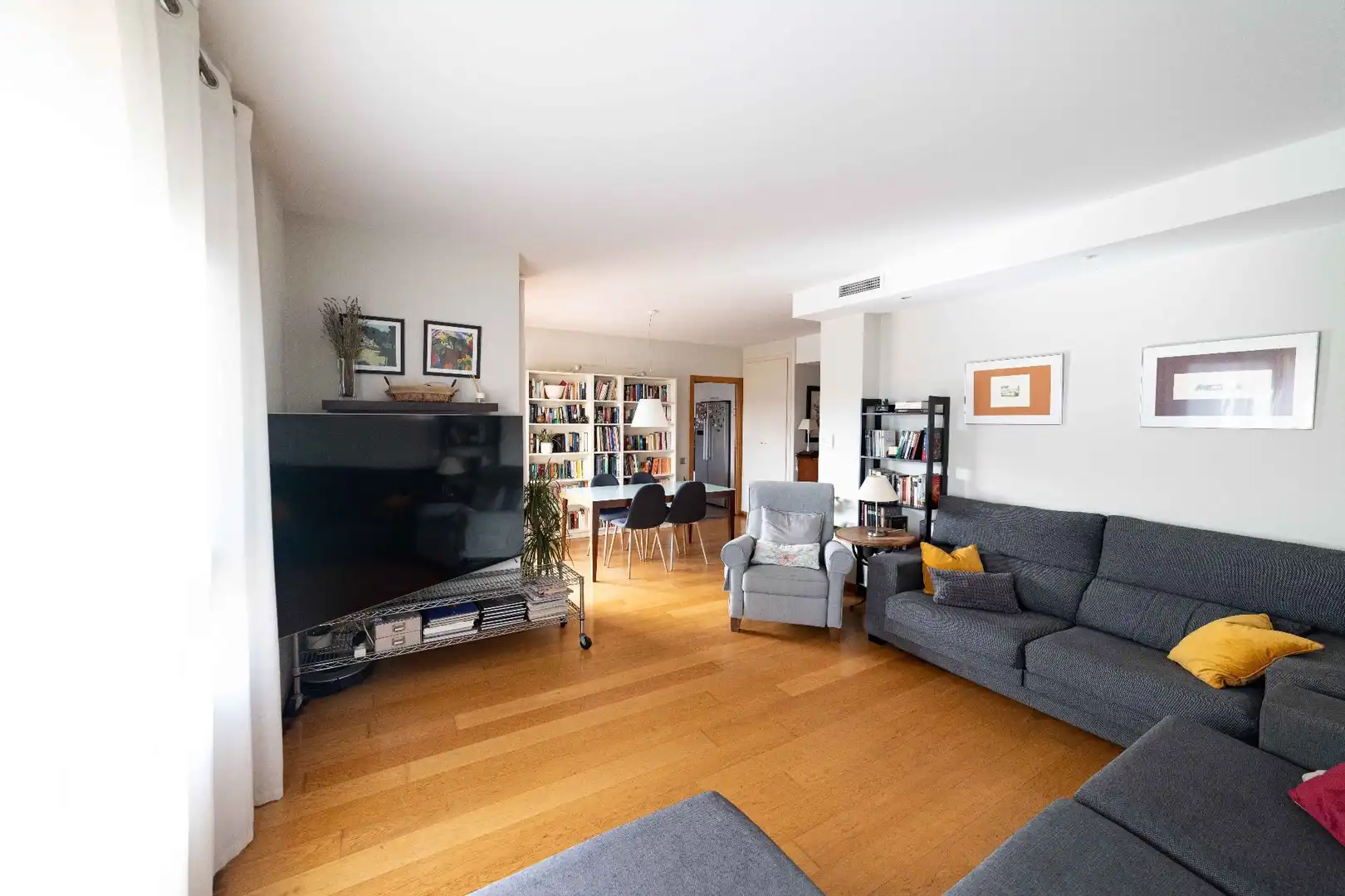 Living room of Detached homes for sale in L'Eliana  with Air Conditioner, Terrace and Storage room