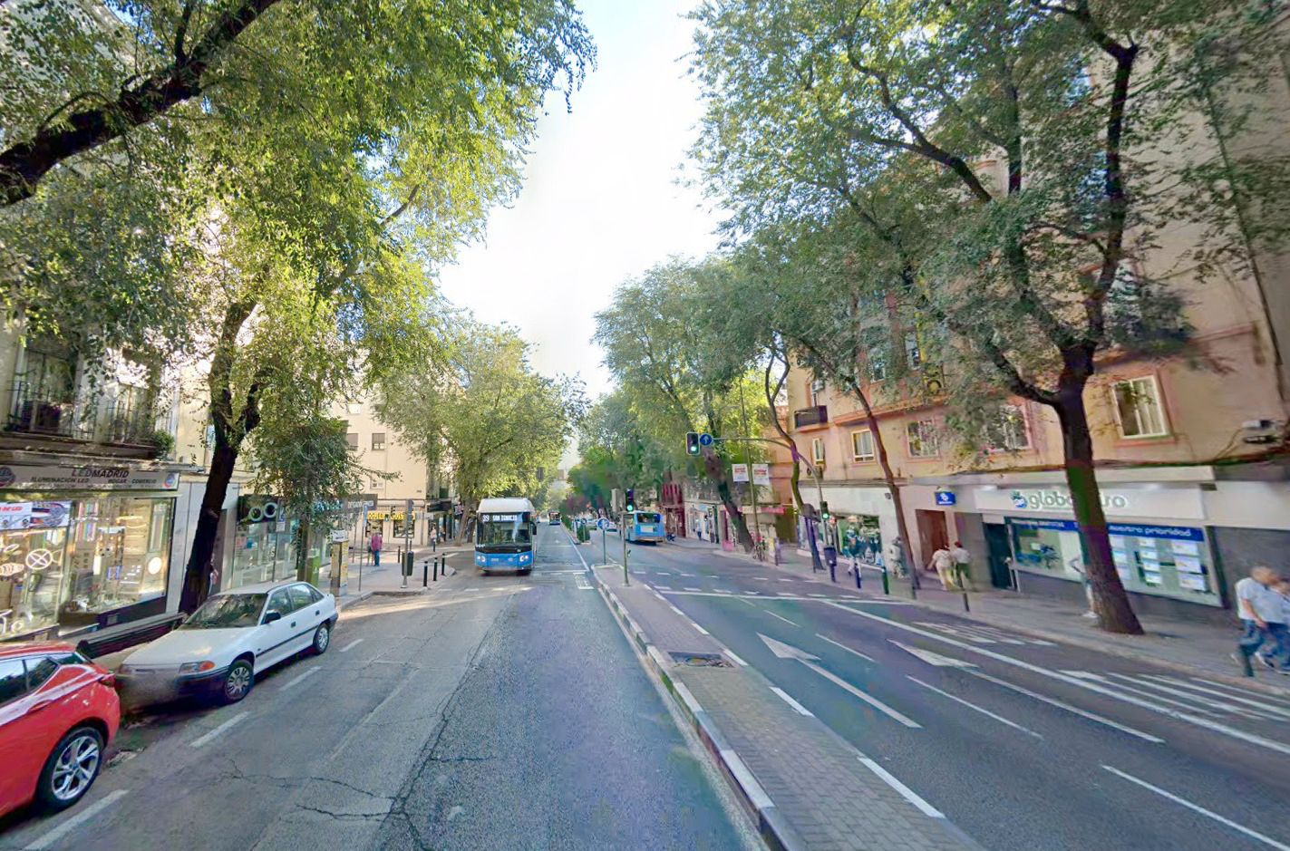 Vista exterior de Local en venta en  Madrid Capital con Aire acondicionado y Alarma