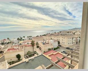 Vista exterior de Casa adosada en venda en Carboneras amb Aire condicionat, Terrassa i Balcó