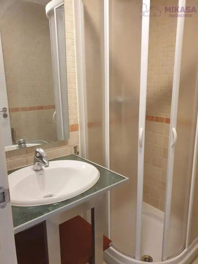 Bathroom of Flat for rent in Madrid  with Air Conditioner, Heating and Community pool