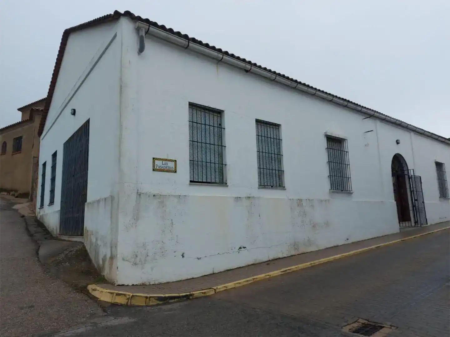 Vista exterior de Nave industrial en venta en Higuera de la Sierra