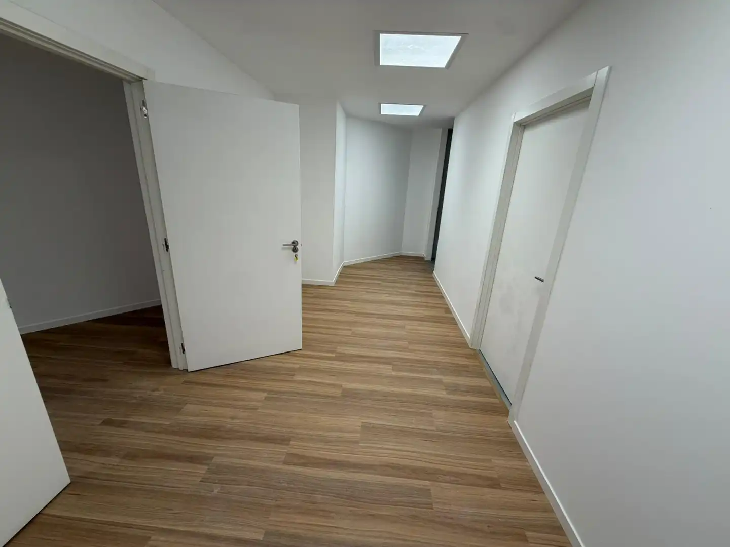 Local commercial à louer à Casc Urbà, imagen 9