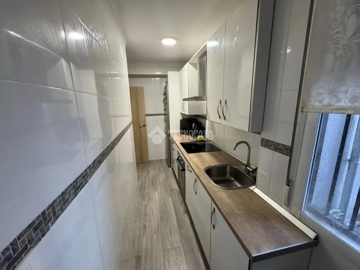 Küche von Wohnung zum Verkauf in Huelva mit Klimaanlage