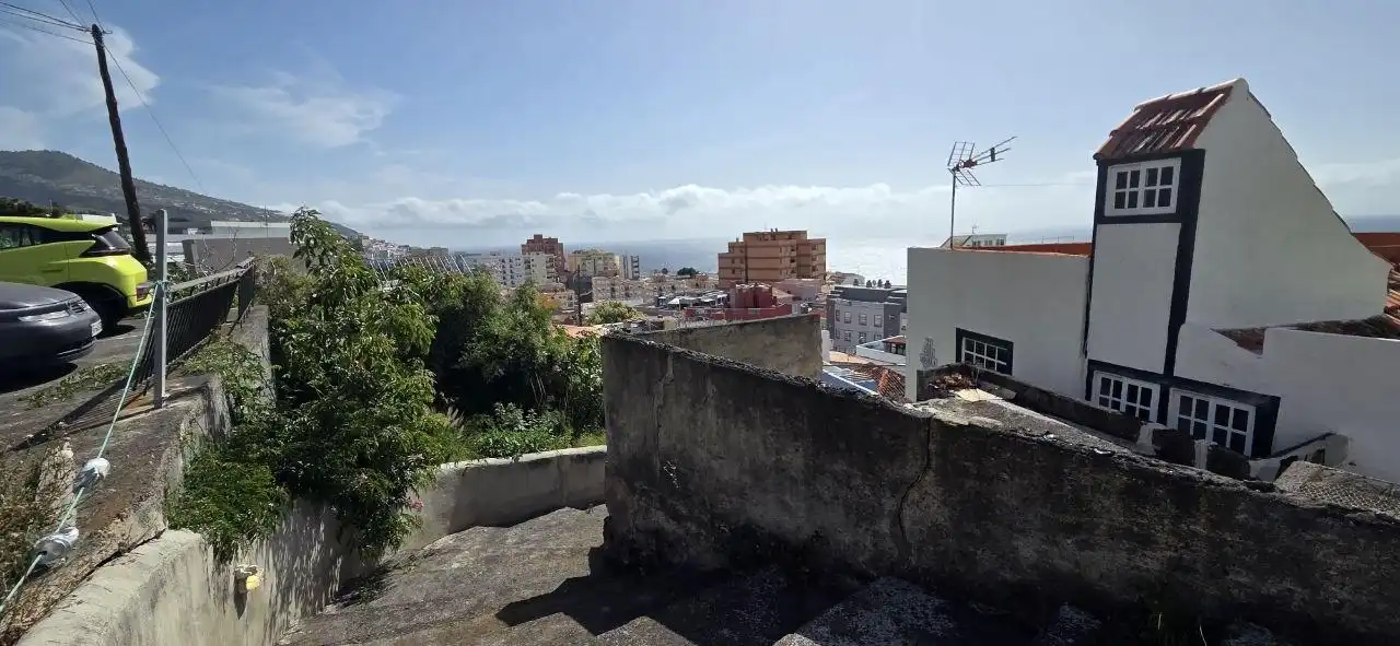 Vista exterior de Casa o xalet en venda en Santa Cruz de la Palma amb Jardí privat i Terrassa