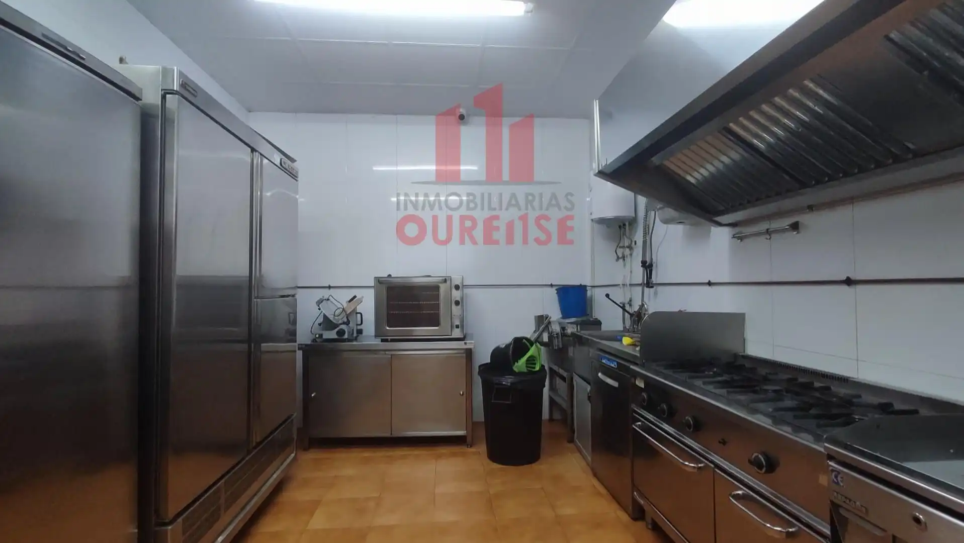 Cocina de Local de alquiler en Ourense Capital  con Amueblado