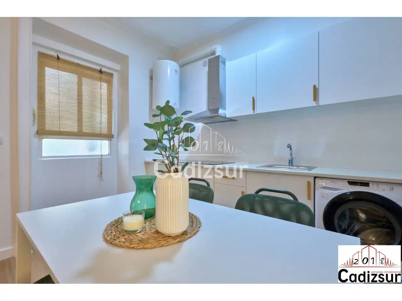 Cocina de Piso en venta en Cádiz con Trastero y Amueblado