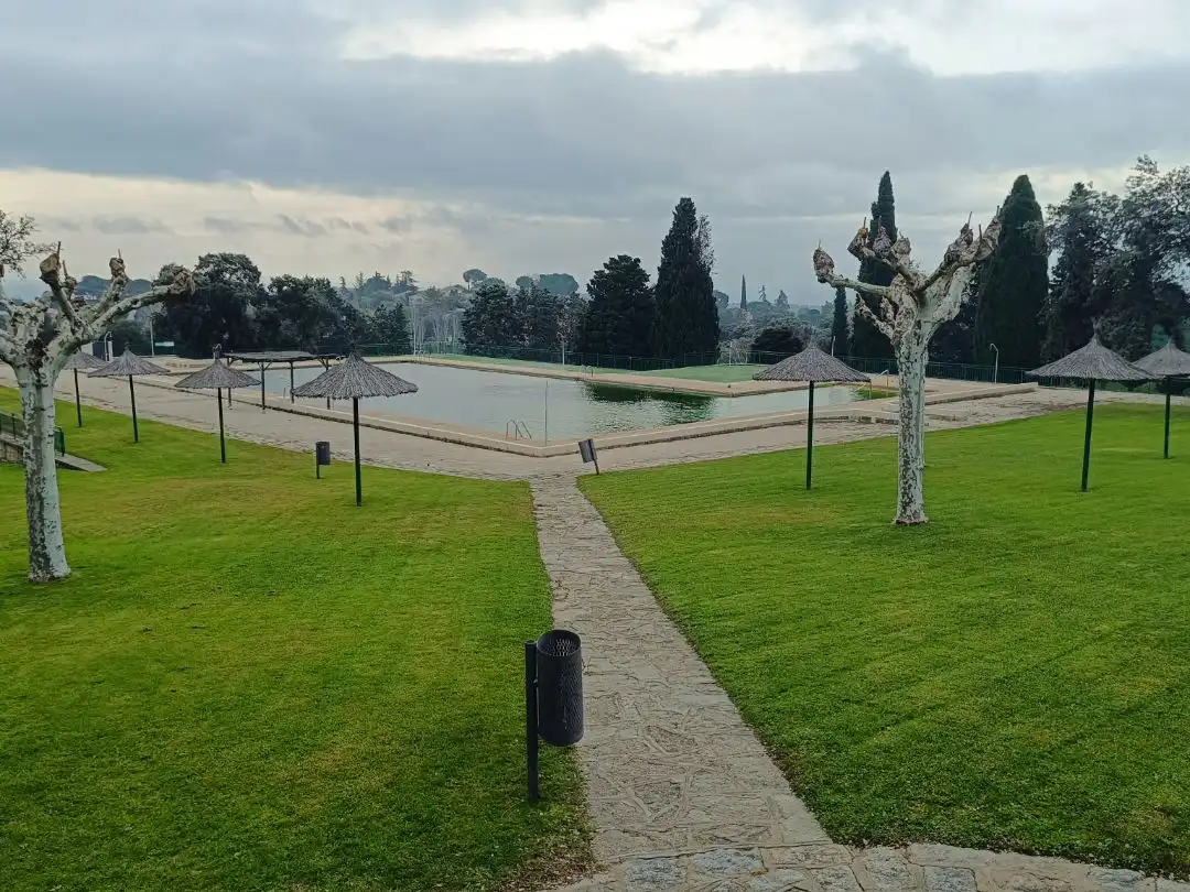 Piscina de Residencial en venda en Villa del Prado, Madrid