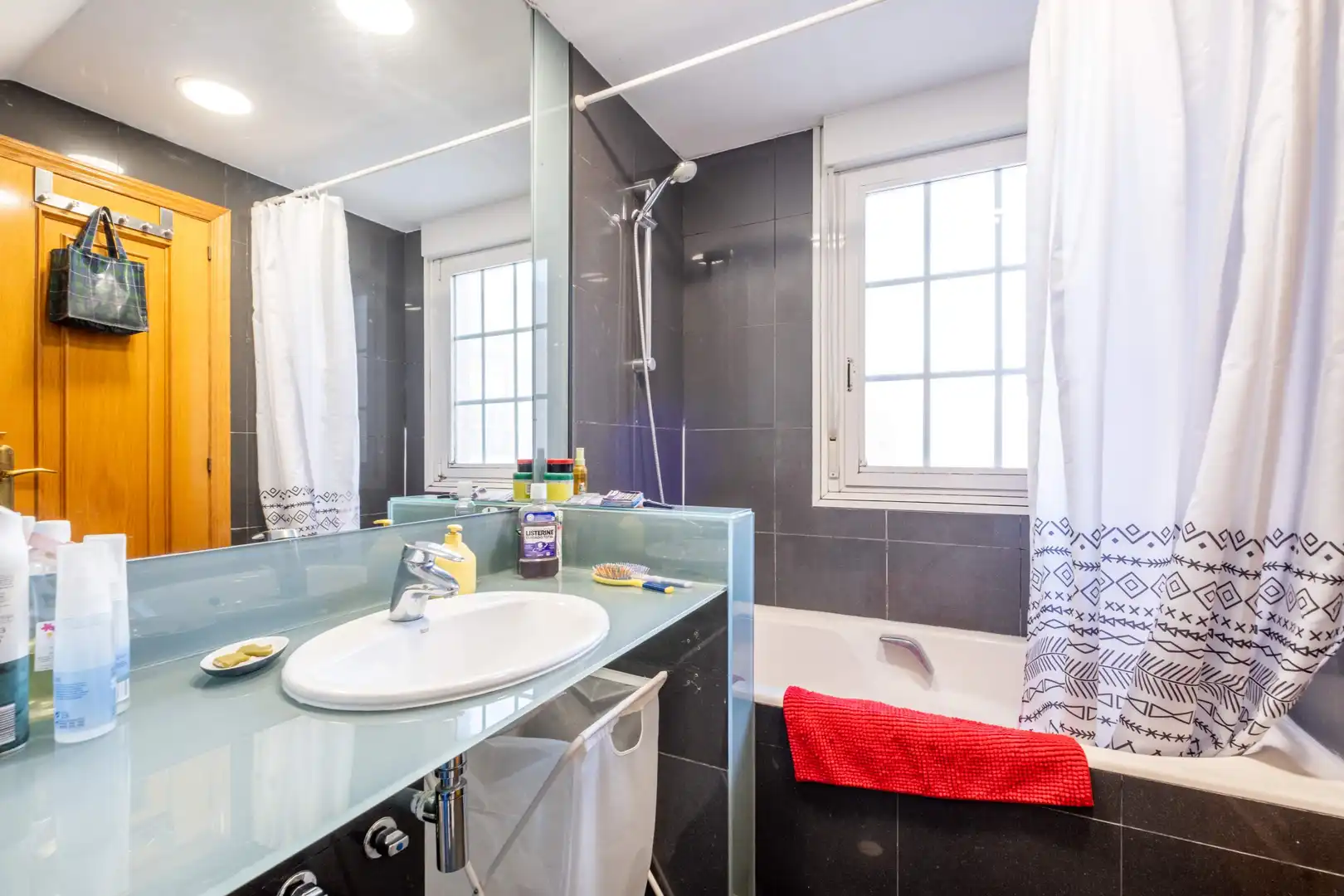 Bathroom of Detached homes for sale in Zaragoza  with Air Conditioner, Heating and Community pool