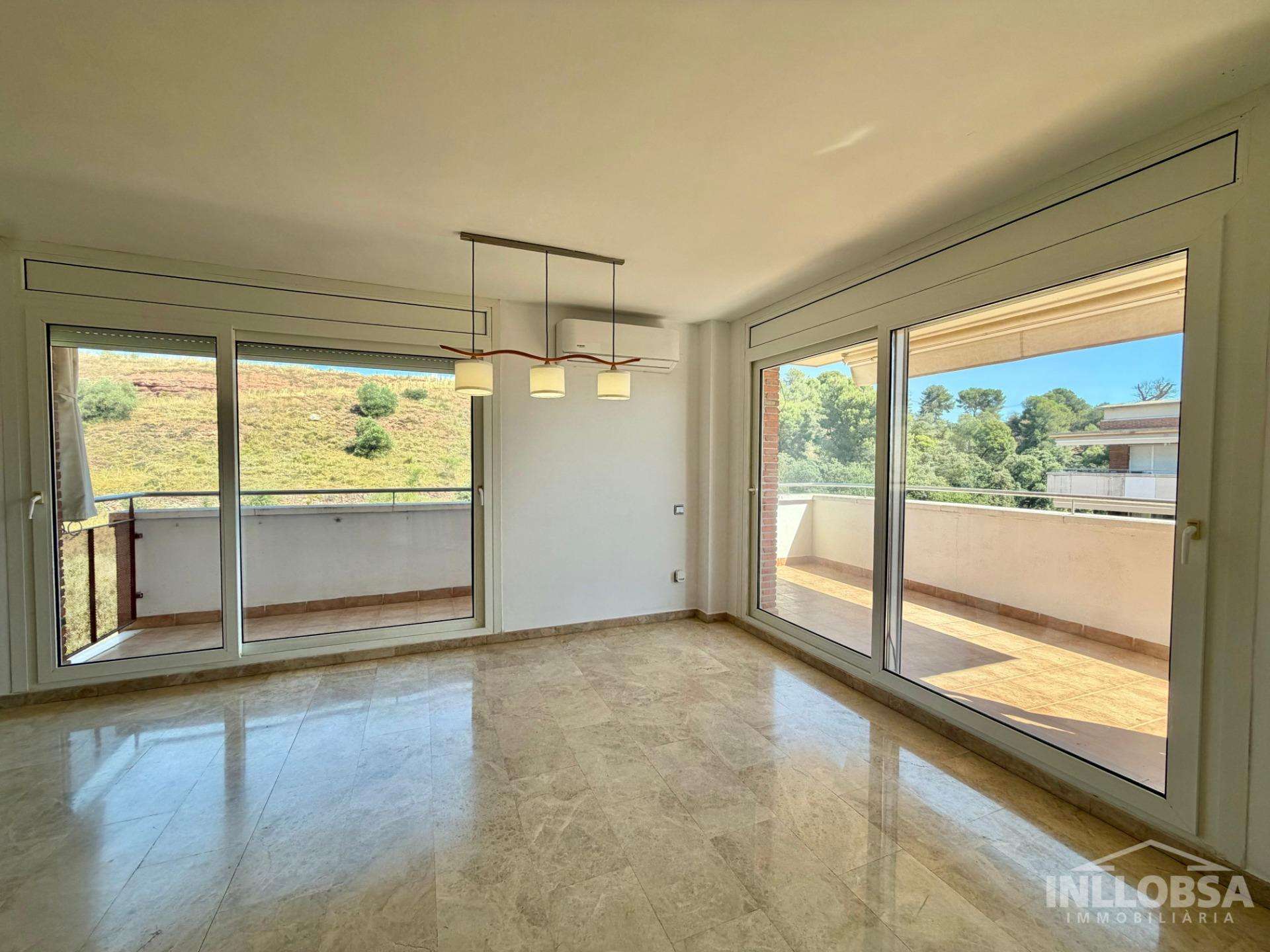 Sala de estar de Ático de alquiler en Manresa con Aire acondicionado, Calefacción y Terraza