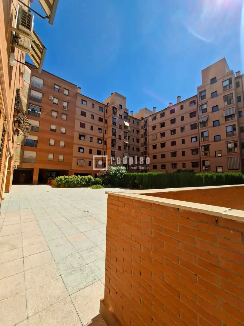 Vista exterior de Piso en venta en Madrid con Aire acondicionado, Calefacción y Trastero