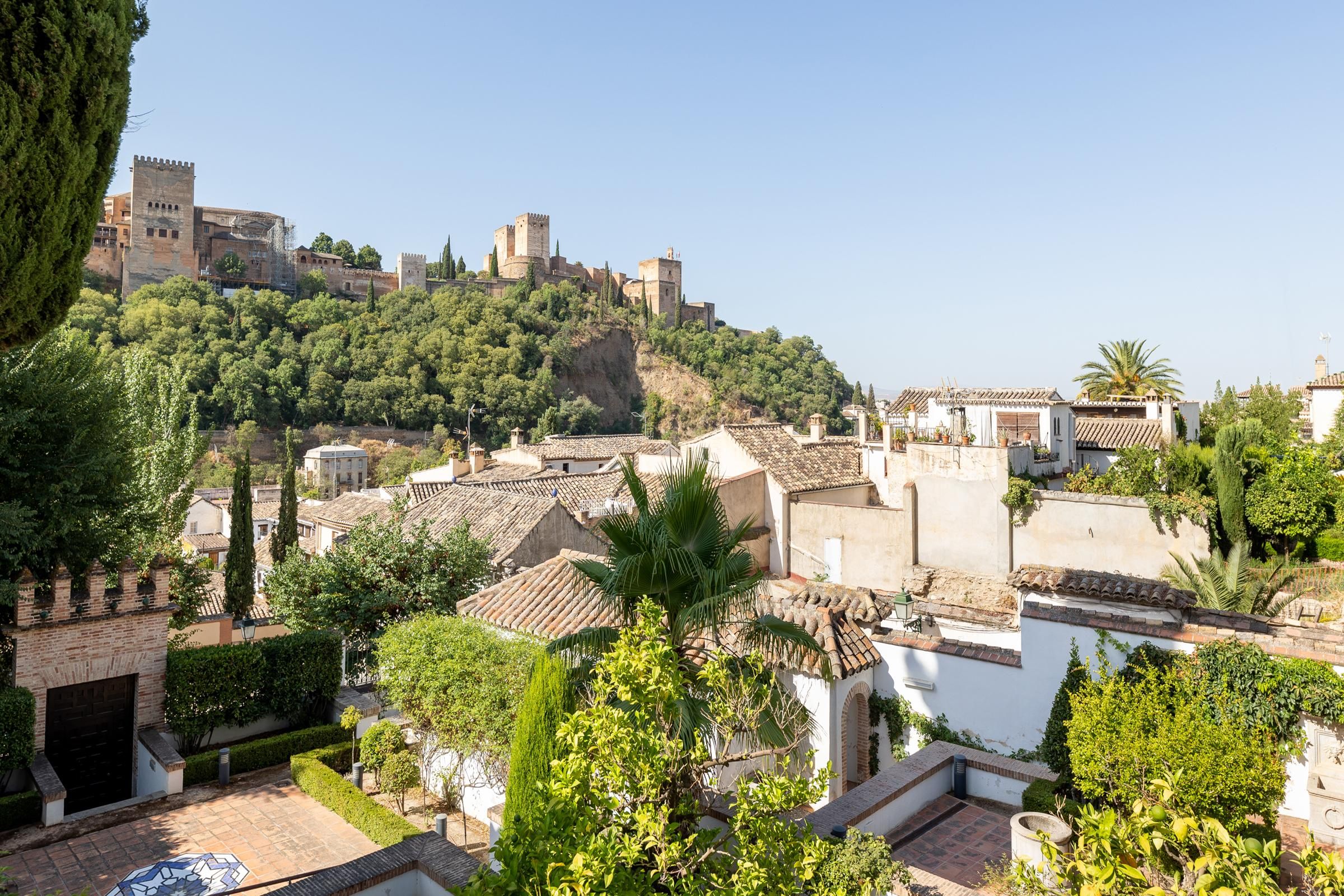 Vista exterior de Casa adosada en venda en  Granada Capital amb Balcó i Alarma