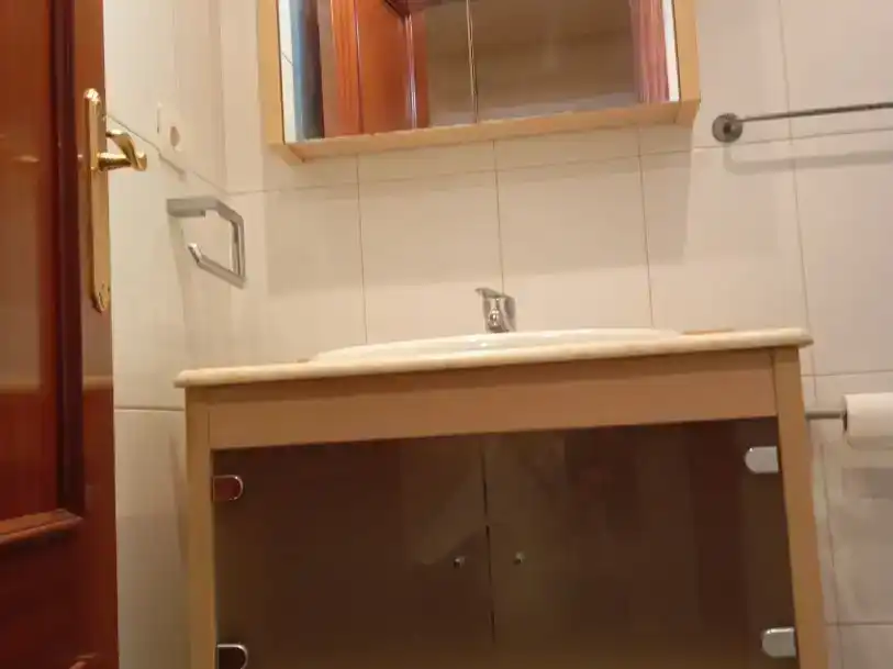 Bany de Pis en venda en Ampuero amb Balcó