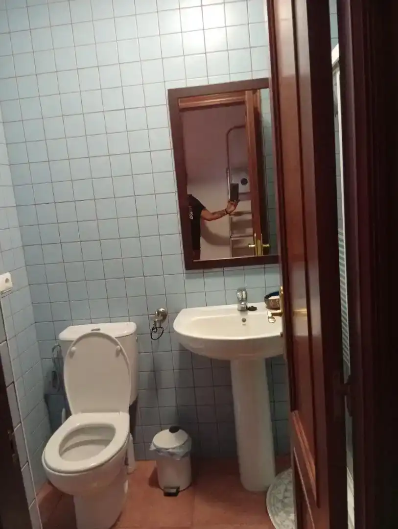 Bathroom of Flat for share in Telde  with Furnished, Oven and Washing machine