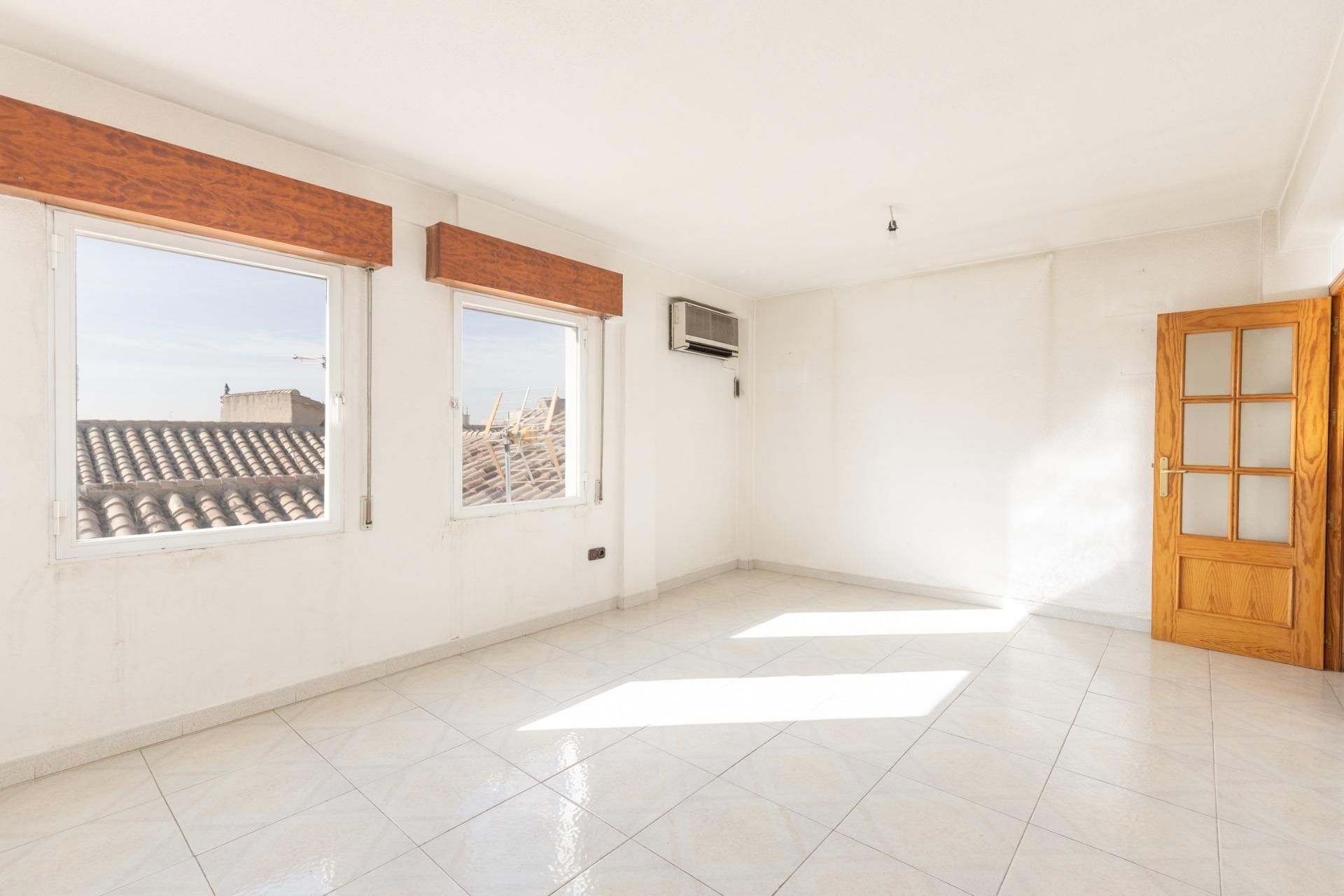 Dormitori de Àtic en venda en  Granada Capital amb Terrassa