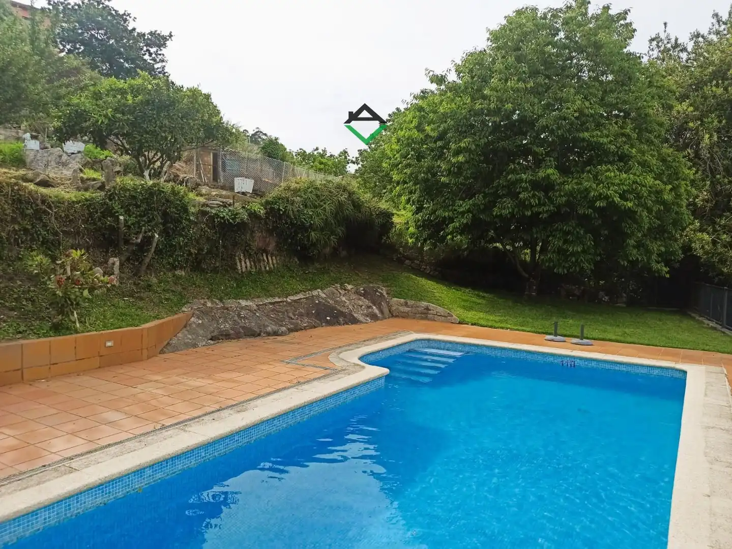 Piscina de Casa o chalet en venta en Cangas  con Terraza, Piscina y Amueblado