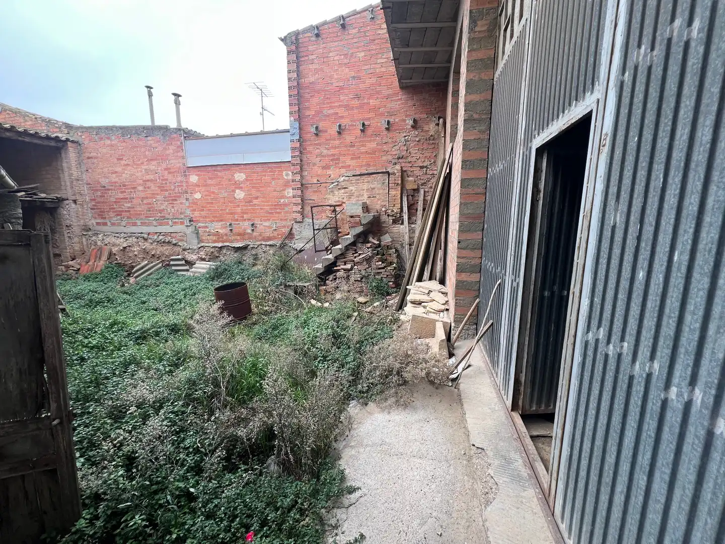 Vista exterior de Casa o xalet en venda en Anglesola amb Aire condicionat, Jardí privat i Terrassa