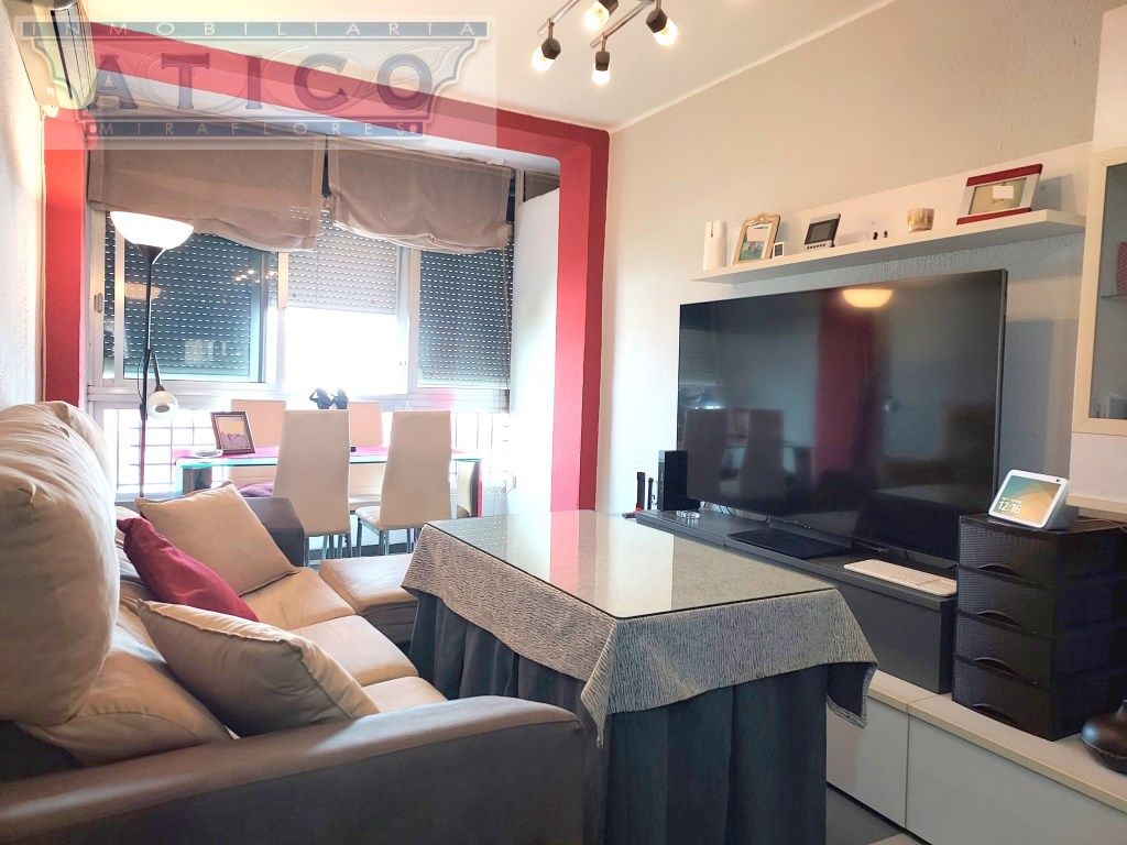 Living room of Flat for sale in  Sevilla Capital