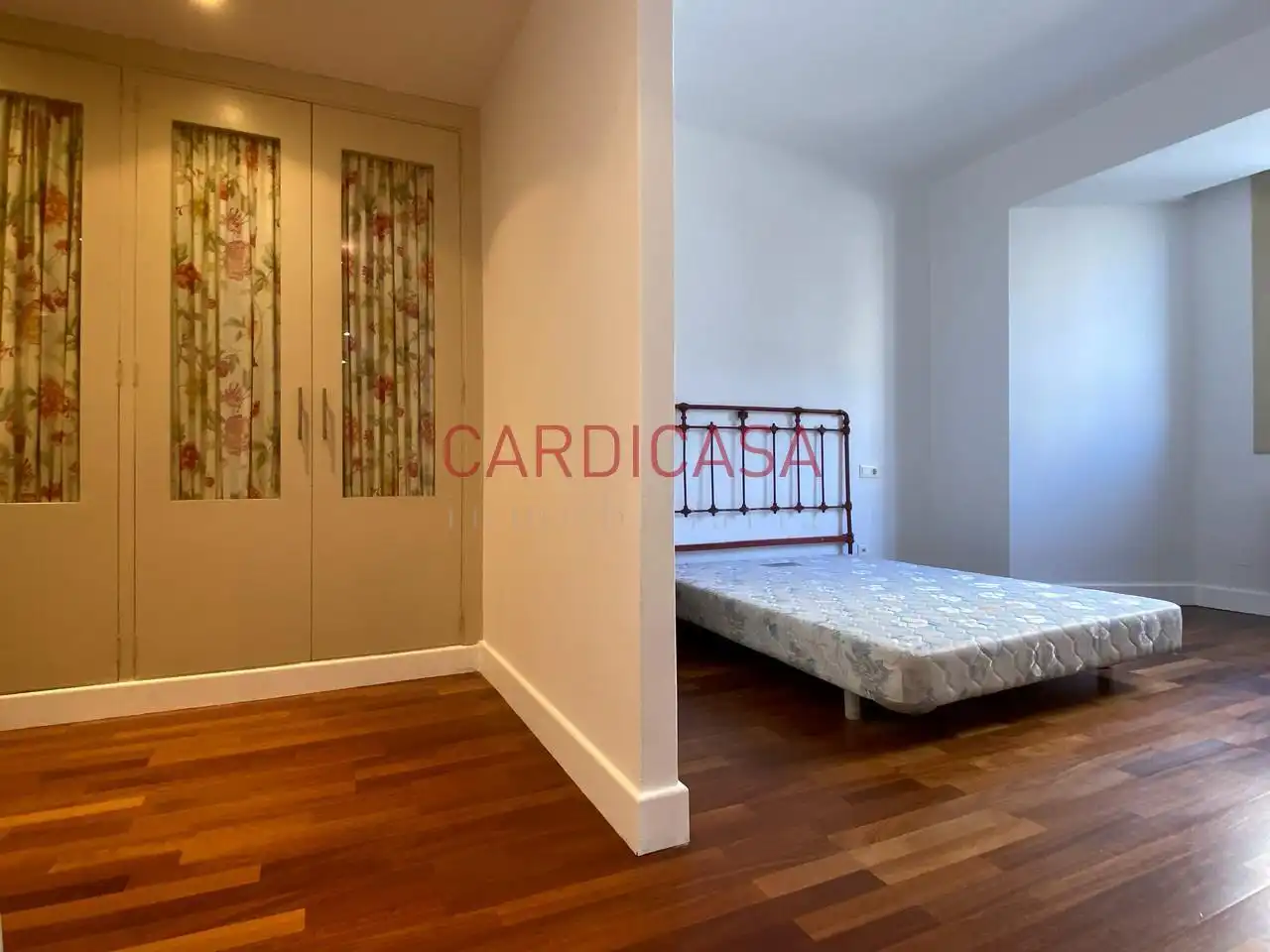 Habitación de Piso de alquiler en Vigo  con Calefacción, Parquet y Balcón