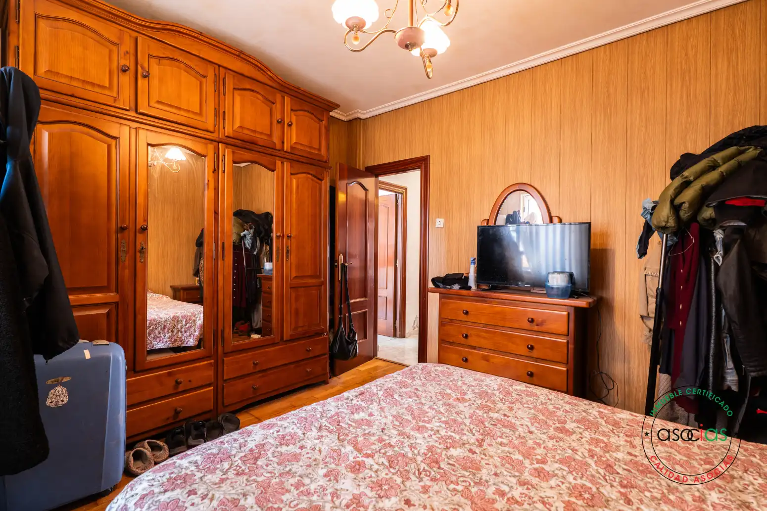 Schlafzimmer von Dachboden zum Verkauf in Gijón  mit Heizung, Parkett und Terrasse