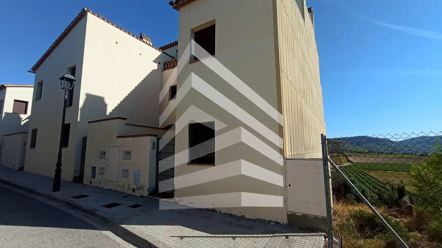Adosado con terraza en venta en Plaça Gala Placídia