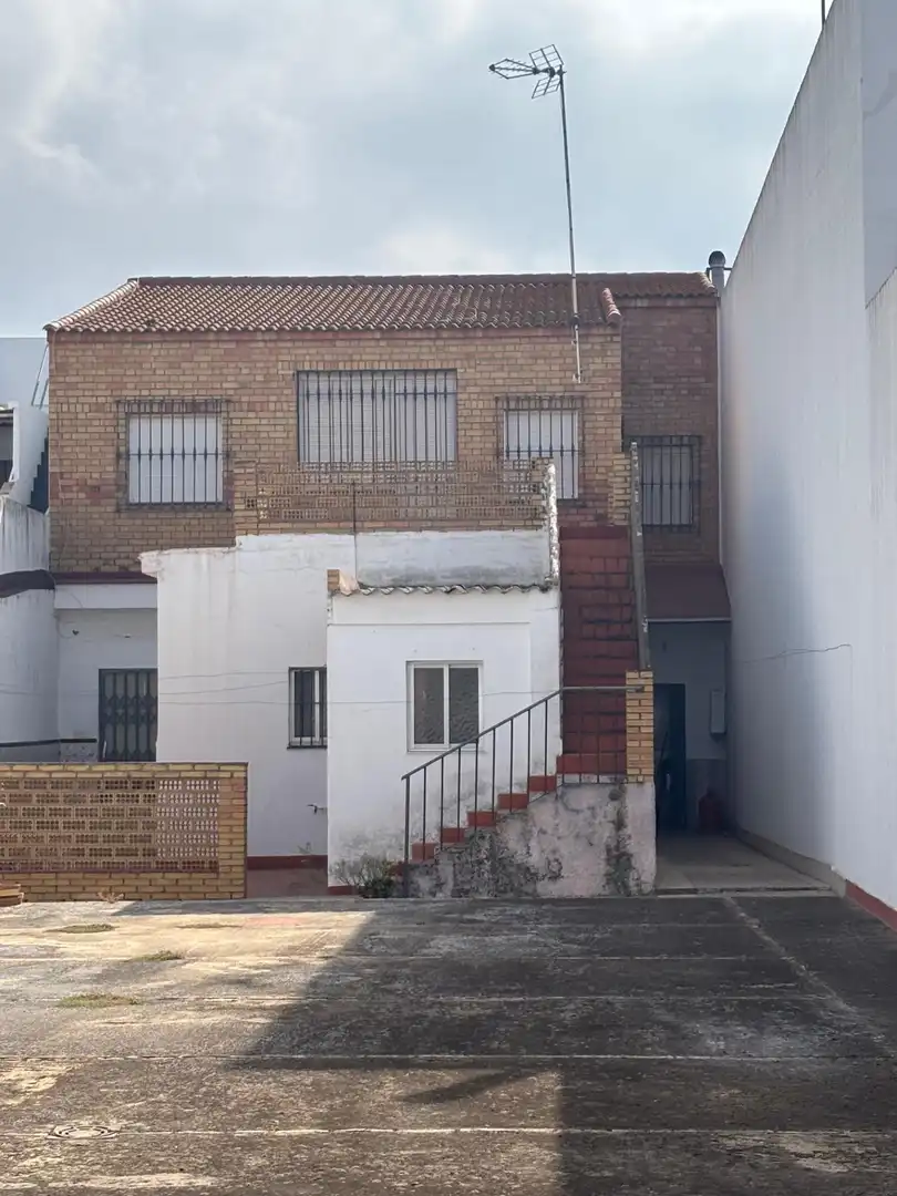 Vista exterior de Casa o xalet en venda en San Juan del Puerto