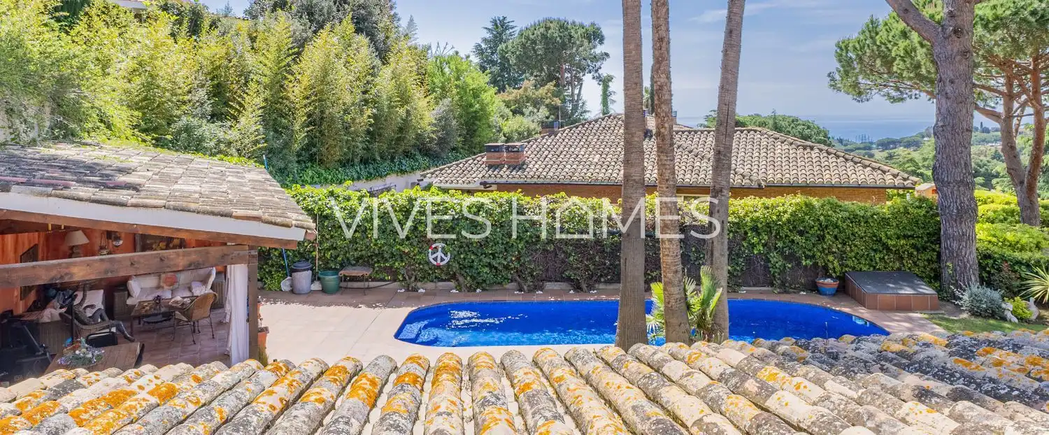 Exterior view of Houses for sale in Sant Vicenç de Montalt  with Air Conditioner, Heating and Private garden