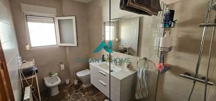 Baño de Casa adosada en venta en Murcia con Aire acondicionado, Calefacción y Terraza